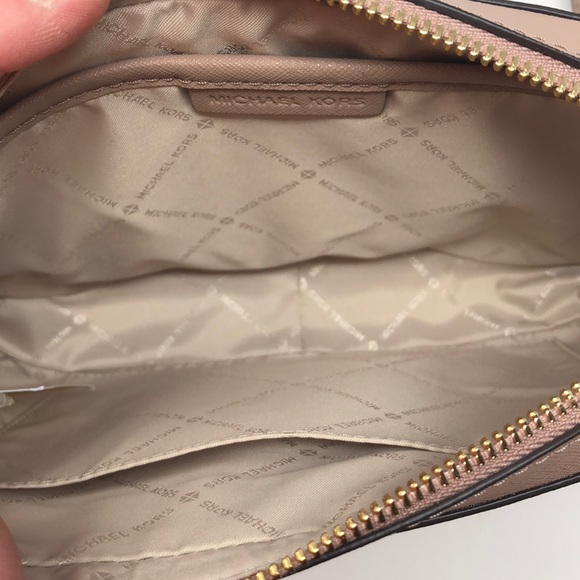 NWT Michael Kors Jet Set item crossbody Fawn - Picture 3 of 6